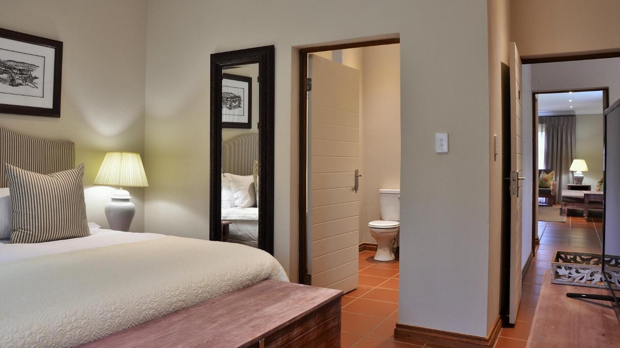 African Hills Safari Lodge & Spa Magaliesburg Bilik gambar