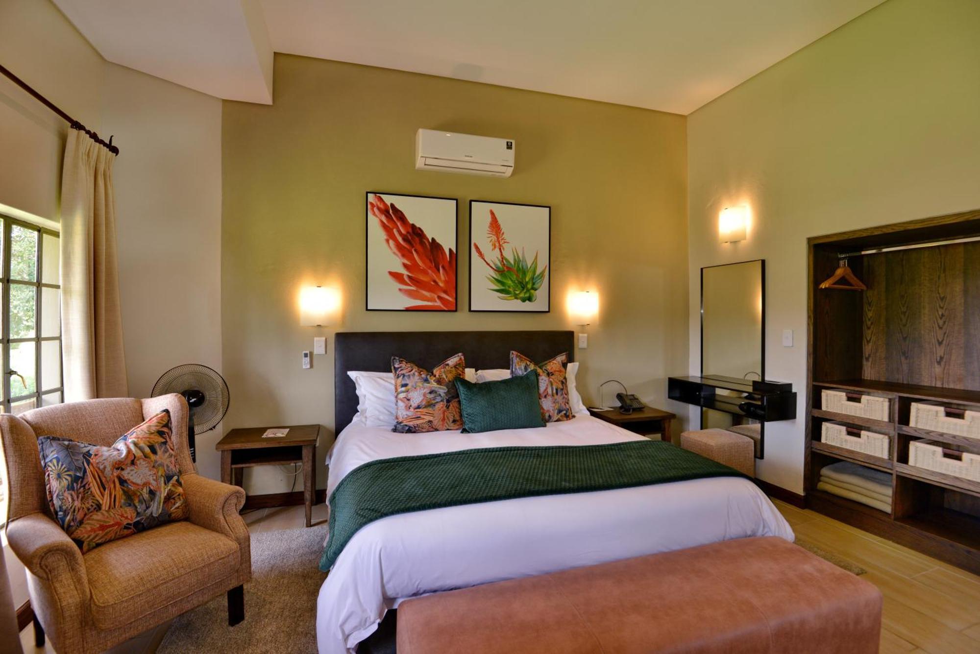 African Hills Safari Lodge & Spa Magaliesburg Bilik gambar